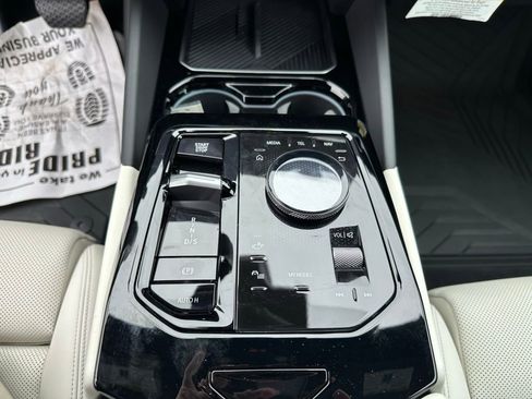 Certified 2025 BMW 530i image 18