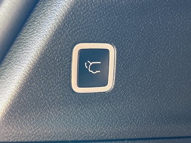Used 2025 Chrysler Pacifica Select FWD image 40