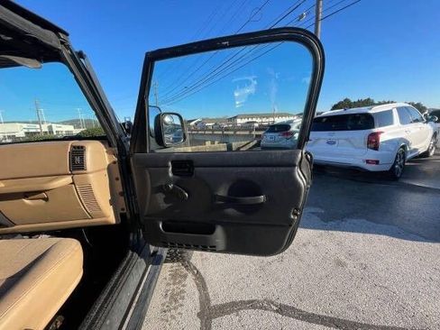 Used 2002 Jeep Wrangler X AWD/4WD image 11