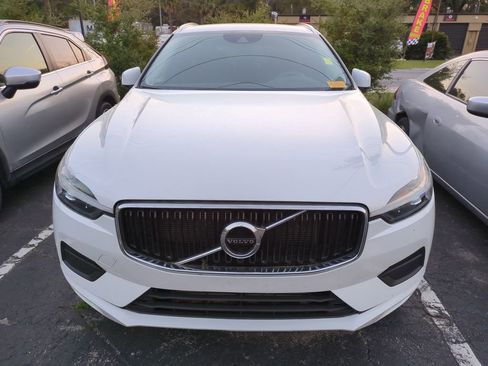 Used 2021 Volvo XC60 T5 Momentum w/ Protection Package Premier FWD image 2