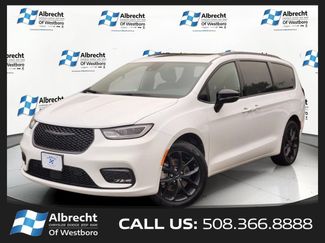 Used 2023 Chrysler Pacifica Limited w/ Uconnect Theater Family Group AWD/4WD video 1