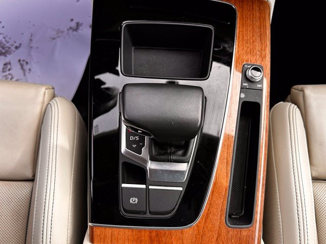Used 2023 Audi Q5 e Premium Plus w/ Premium Plus Package AWD/4WD image 23