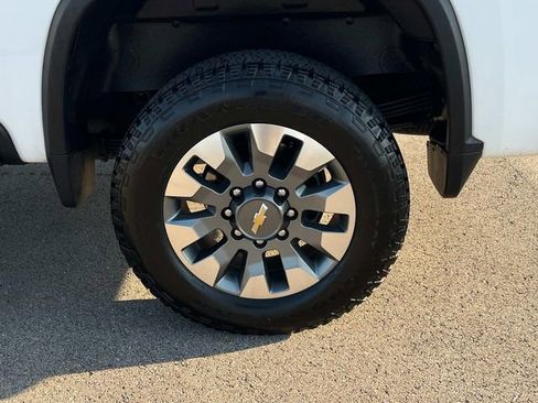 Used 2025 Chevrolet Silverado 2500 Custom w/ Custom Value Package image 14