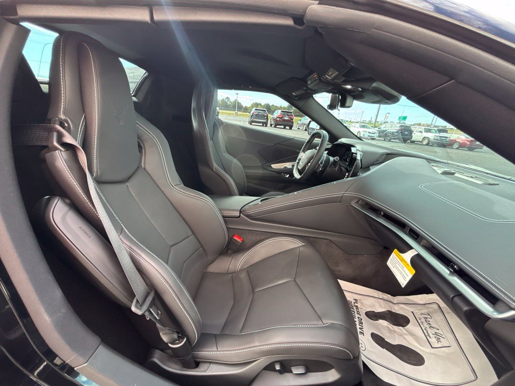 Used 2025 Chevrolet Corvette Z06 RWD image 40
