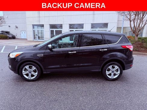 Used 2015 Ford Escape SE image 4