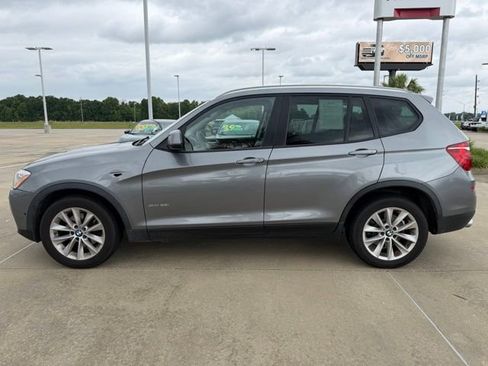 Used 2017 BMW X3 sDrive28i RWD image 2