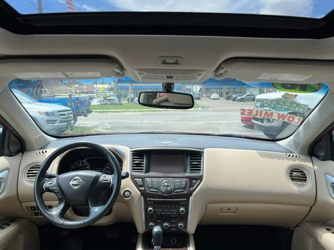 Used 2016 Nissan Pathfinder SL w/ SL Premium Package AWD/4WD image 11