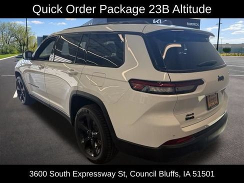 Used 2023 Jeep Grand Cherokee L Laredo AWD/4WD image 8