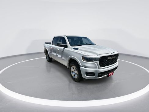 Used 2025 RAM 1500 Big Horn AWD/4WD image 2