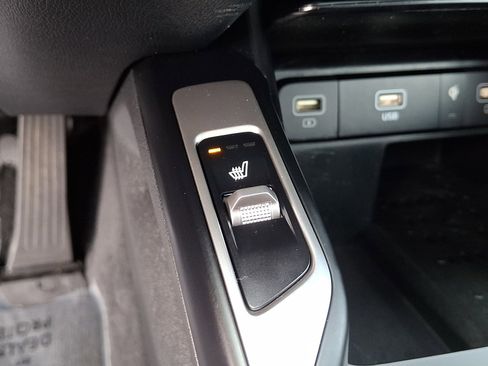 Used 2023 Kia Sorento S w/ Panoramic Sunroof Package image 25