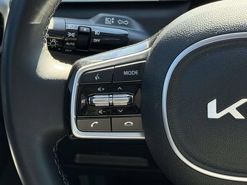 Used 2023 Kia Sorento SX AWD/4WD image 18