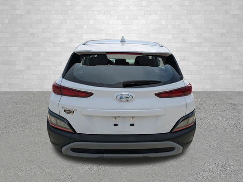 Certified 2022 Hyundai Kona SE FWD image 3
