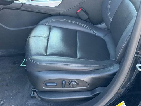 Used 2023 Chevrolet Blazer LT image 16