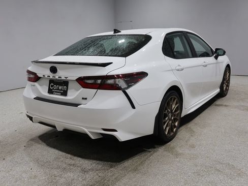 Used 2023 Toyota Camry SE FWD image 2