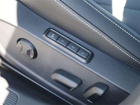 New 2025 Volkswagen Jetta SEL image 9