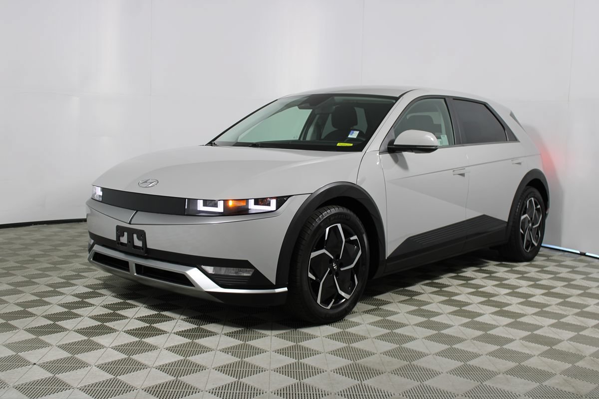 Used 2024 Hyundai Ioniq 5 SE RWD image 28