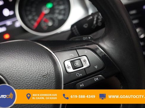 Used 2018 Volkswagen Golf S image 20