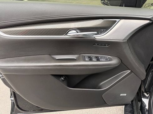 Used 2021 Cadillac XT6 Sport AWD/4WD image 29