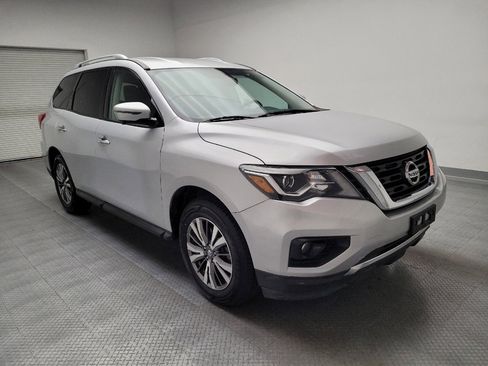 Used 2019 Nissan Pathfinder SL image 13