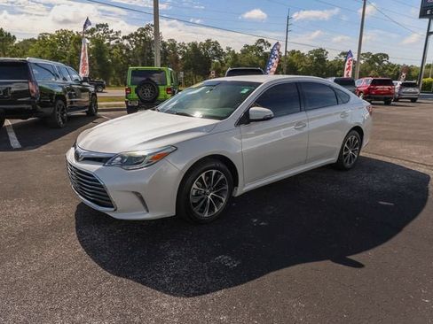 Used 2018 Toyota Avalon XLE FWD image 4