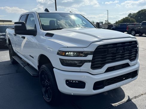 Used 2025 RAM 2500 Big Horn AWD/4WD image 4