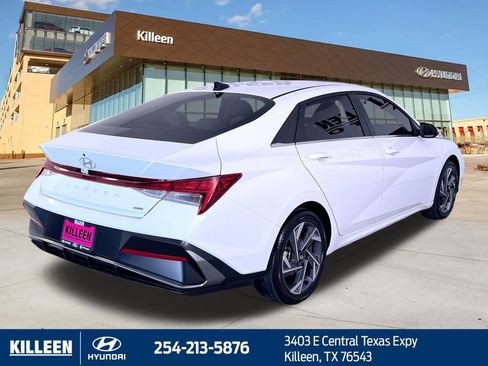 New 2025 Hyundai Elantra Limited image 8