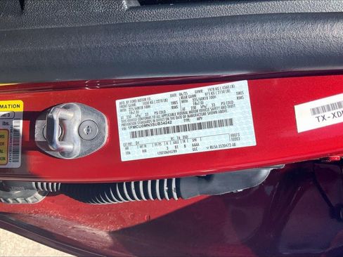 Used 2025 Ford Escape ST-Line FWD image 30
