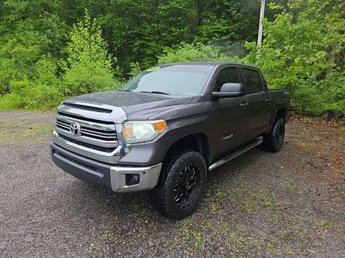 Used 2016 Toyota Tundra SR5 w/ TRD Off Road Package AWD/4WD image 8