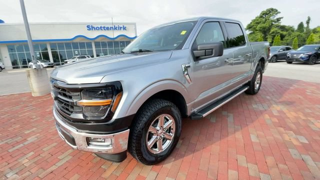 Used 2025 Ford F150 XLT w/ Equipment Group 301A Standard AWD/4WD image 5
