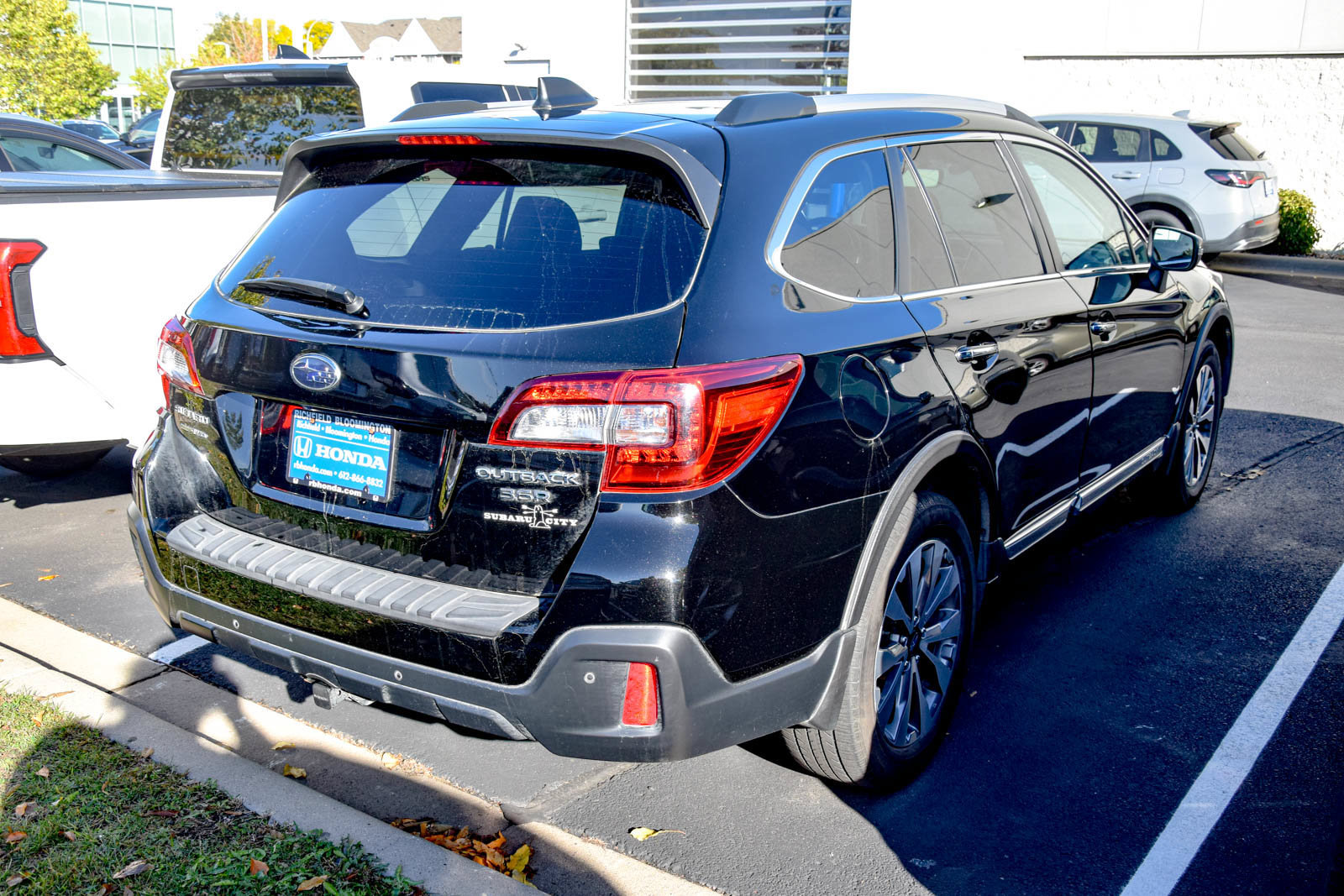 Used 2019 Subaru Outback 3.6R Touring w/ Popular Package #3A AWD/4WD image 5
