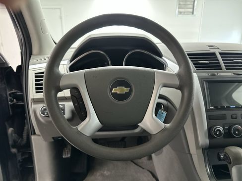 Used 2012 Chevrolet Traverse LS FWD image 13