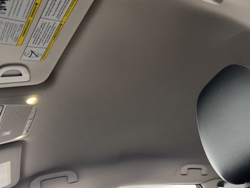 Used 2020 Nissan Rogue SL image 18