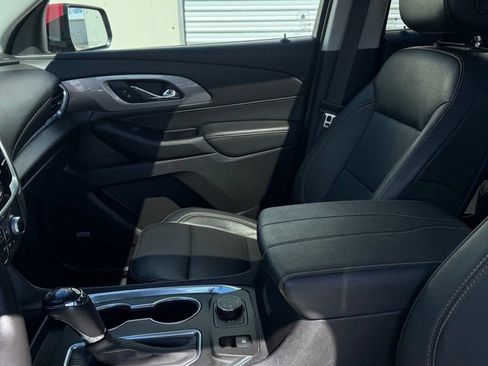 Used 2019 Chevrolet Traverse RS w/ LPO, Floor Liner Package AWD/4WD image 14
