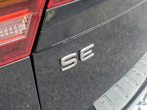 Used 2023 Volkswagen Tiguan SE R-Line FWD image 5