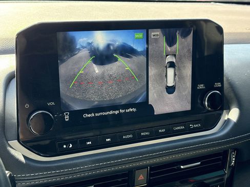 Used 2021 Nissan Rogue SL w/ Premium Package image 26