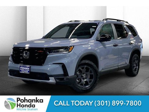 New 2025 Honda Pilot TrailSport image 2