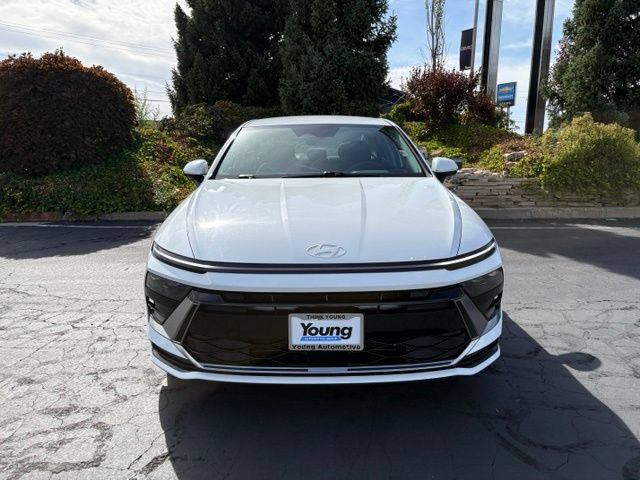 Used 2025 Hyundai Sonata SEL FWD image 2
