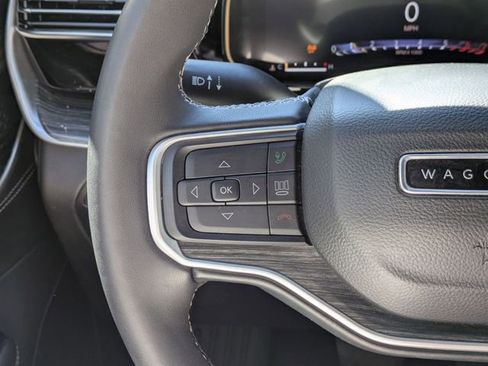 Used 2023 Jeep Wagoneer Series III w/ Premium Group I image 16