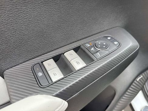 New 2026 Mitsubishi Outlander SE image 19