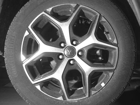 Used 2025 Jeep Compass Limited image 14