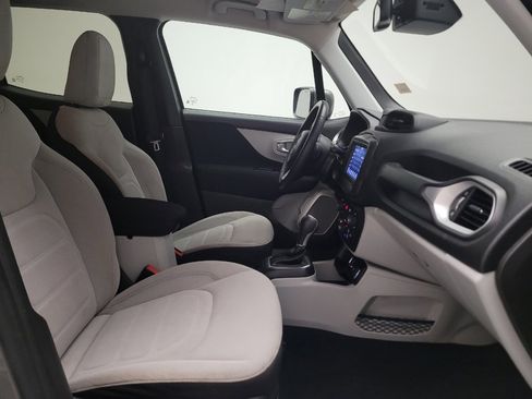 Used 2020 Jeep Renegade Latitude w/ Popular Equipment Group FWD image 21