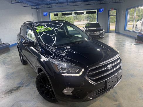 Used 2017 Ford Escape Titanium w/ Canadian Touring Package AWD/4WD image 4