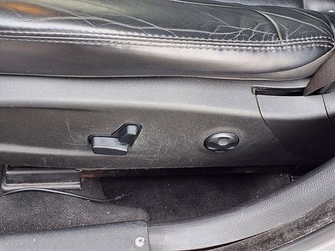 Used 2015 Chrysler 300 Limited image 4