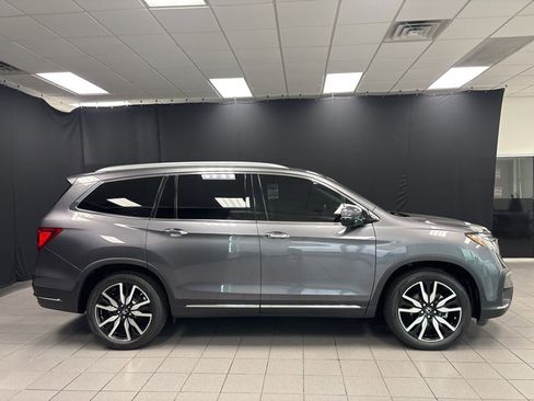 Used 2021 Honda Pilot Touring image 2