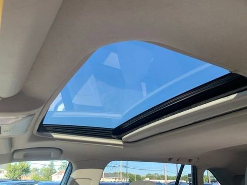 Used 2022 Toyota RAV4 XLE w/ Convenience Package image 15