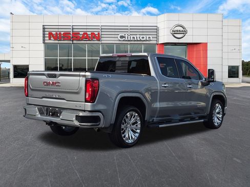 Used 2023 GMC Sierra 1500 SLT w/ SLT Premium Package AWD/4WD image 3