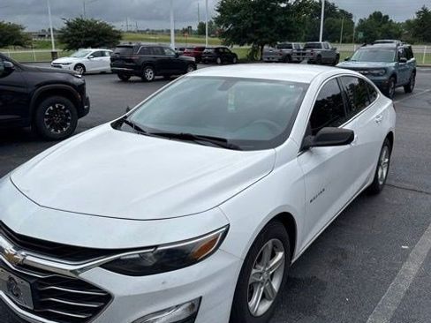 Used 2019 Chevrolet Malibu LS FWD image 4