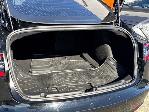 Used 2019 Tesla Model 3 Standard Range Plus image 10