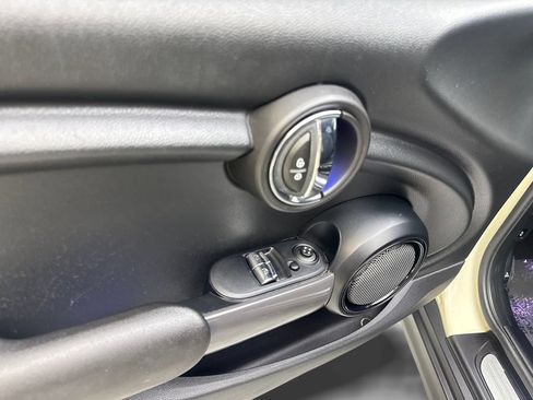 Used 2016 MINI Cooper 2-Door Hardtop FWD image 31