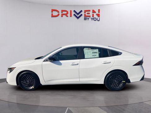 New 2026 Nissan Sentra SV w/ SV Convenience Package FWD image 2